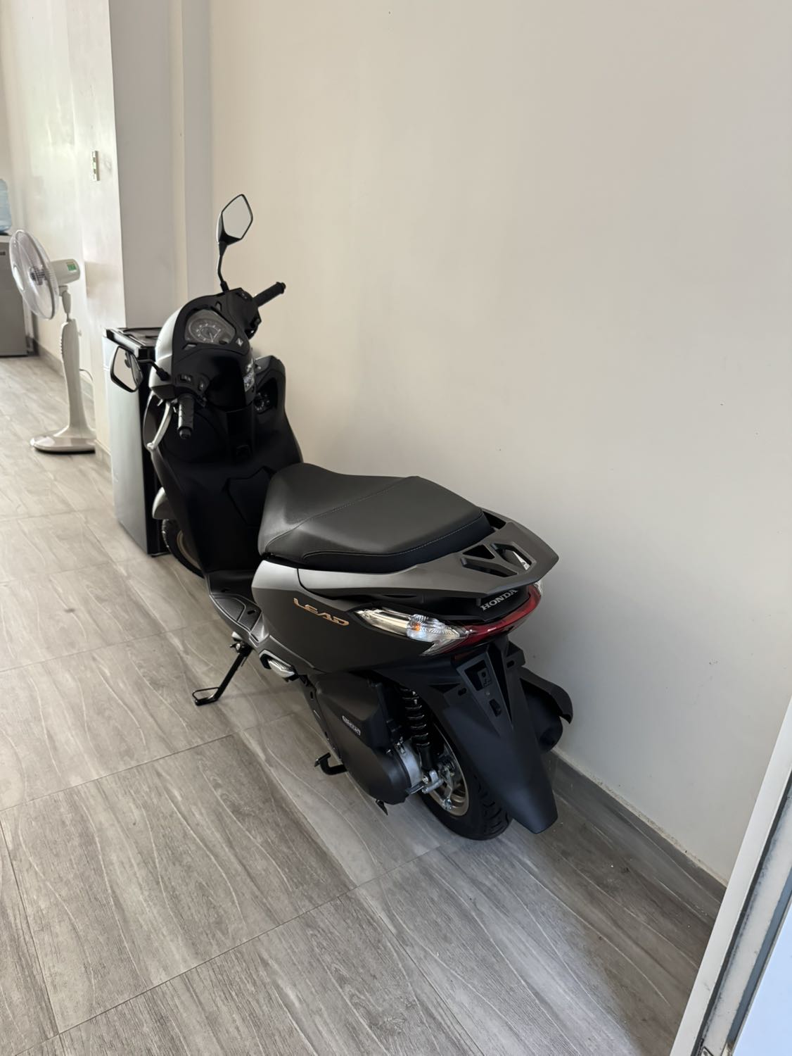 Đặt hàng 8h tối hôm qua thì 8h sáng mai đã gọi điện giao hàng. Không cho ngta có thời gian mua phụ kiện luôn á trời. Mãi iu và mãi ủng hộ Tiki