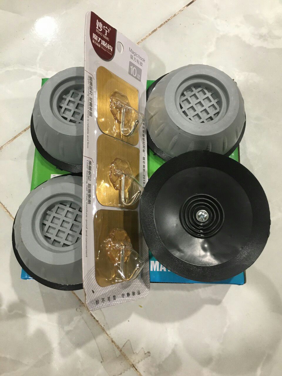 Quá hài lòng về bộ  sản phẩm này luôn. Dùng chắc chắn, hình thức đẹp. Cao su mềm, phần thân đế chắc chắn, chống rung rất OK. Giao hàng siêu nhanh. Hy vọng Shop giữ vững phong độ cung cấp những sản phẩm tốt như thế này. Mua hàng trên Tiki thấy rất yên tâm về chất lượng.