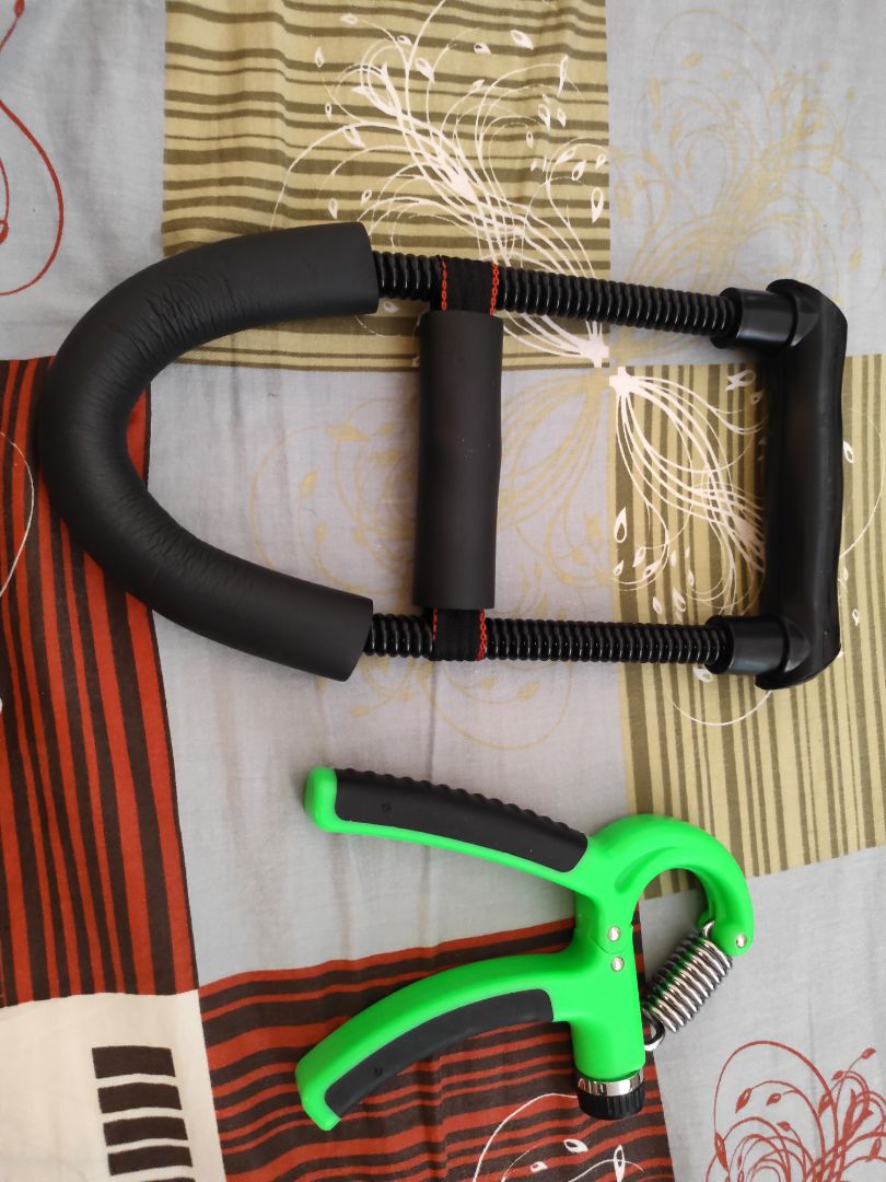 hàng bị lỗi mà giao cho khách. mất nắp đậy.