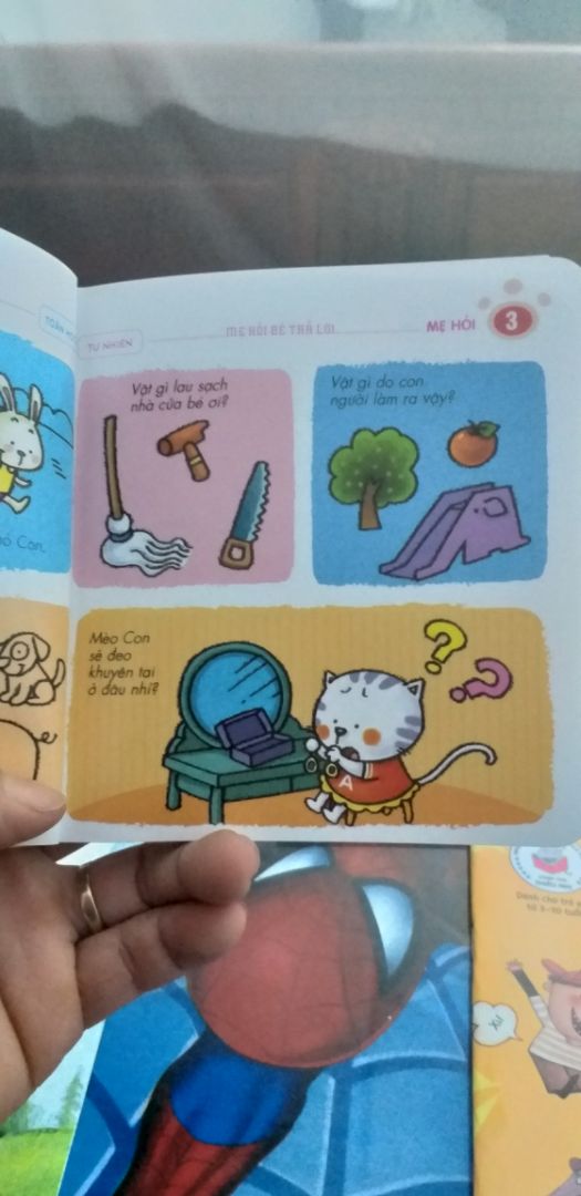 -Sách rất phù hợp cho bé 3-4 tuổi đang muốn khám phá thế giới xung quanh. 
-Hình ảnh rõ, ngôn từ dễ hiểu
-Sách kích thước lớn hơn 1 chút thì tốt. 
==>>>Mua sách trên tiki chưa bg thất vọng