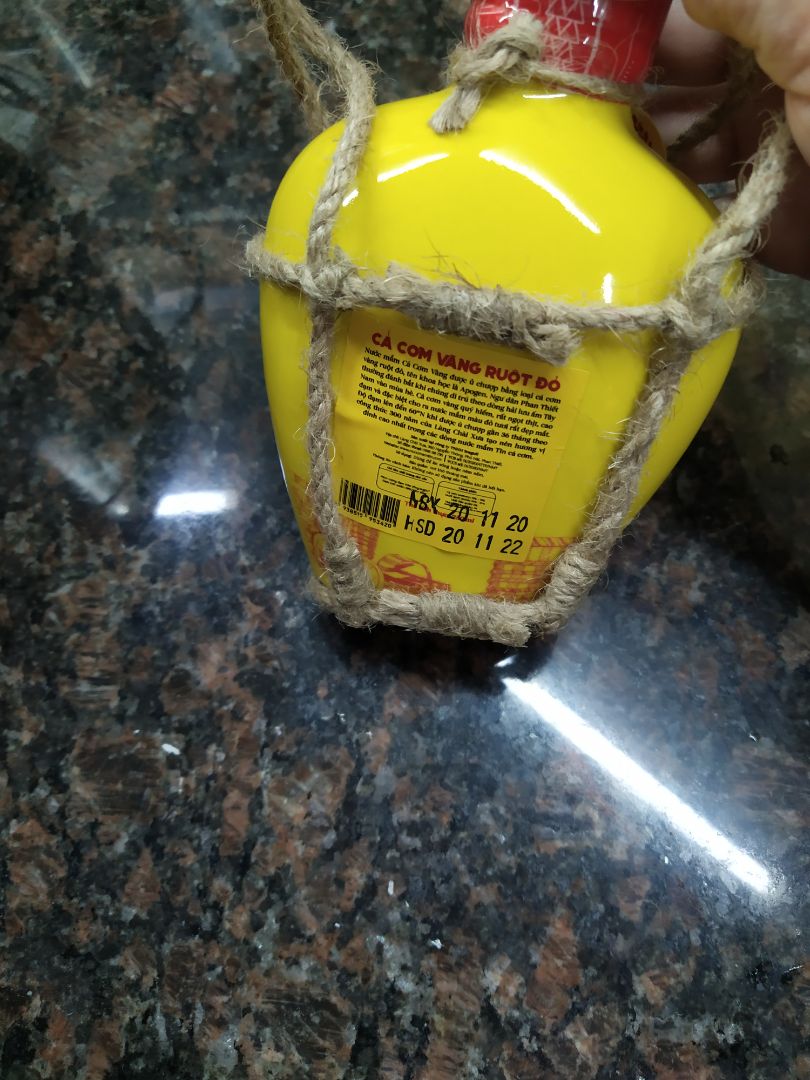 Thơm, vị mặn đậm đà ko mặn chát, dùng để chấm rất ngon. Dùng hết sẽ mua tiếp. Mua làm quà biếu rất đẹp, rất sang và rất chất lượng