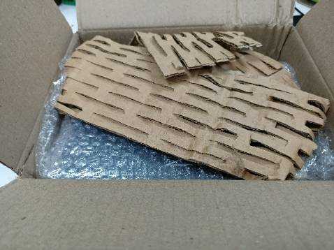 Mình mua để tặng, giao hàng vừa đúng lúc, đóng gói cẩn thận, giấy có hơi lỗi nhẹ.