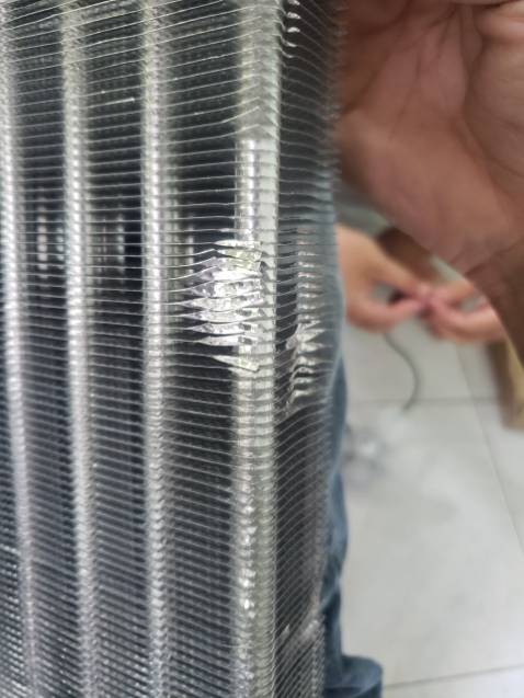 Shop gói hàng không cẩn thận mớp méo biến dạng sản phẩm