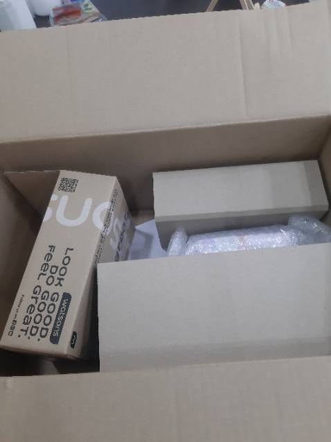 Shop giao đủ hàng, tiki giao hàng cũng rất nhanh, mình rất hài lòng, nhưng shop đóng gói hộp to quá ;)))