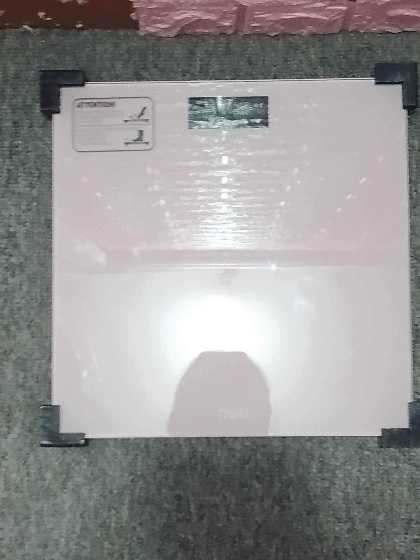 Giao hàng nhanh chóng đóng gói kĩ lắm ạ. Ngoài ra shop rep tin nhắn rất nhanh luôn. Sai số của cân ban đầu là có nhưng cân lại tầm 5-6 lần thì cân sẽ chuẩn thôi 👌Cân rẻ chất lượng màu hồng xinh xỉu lên xỉu xuống