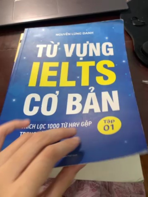 Toàn là những từ vựng hay, học xong tập 1 đại khái cũng đọc hiểu gần được 1 bài reading rồi ạ.