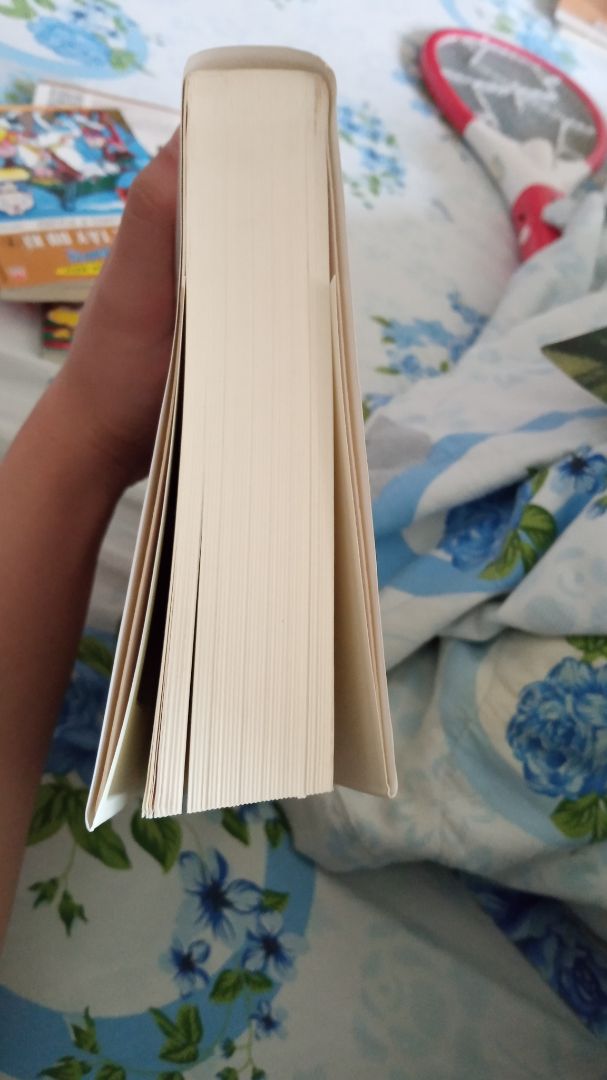 Thấy các bạn bảo sách bị bẩn nên cũng hơi e ngại. Nhưng quyển này mình mua rất sạch đẹp. Vận chuyển xa nên góc hơi nhăn tí nhưng không đáng kể. Sách thì Tiki giao khá nhanh