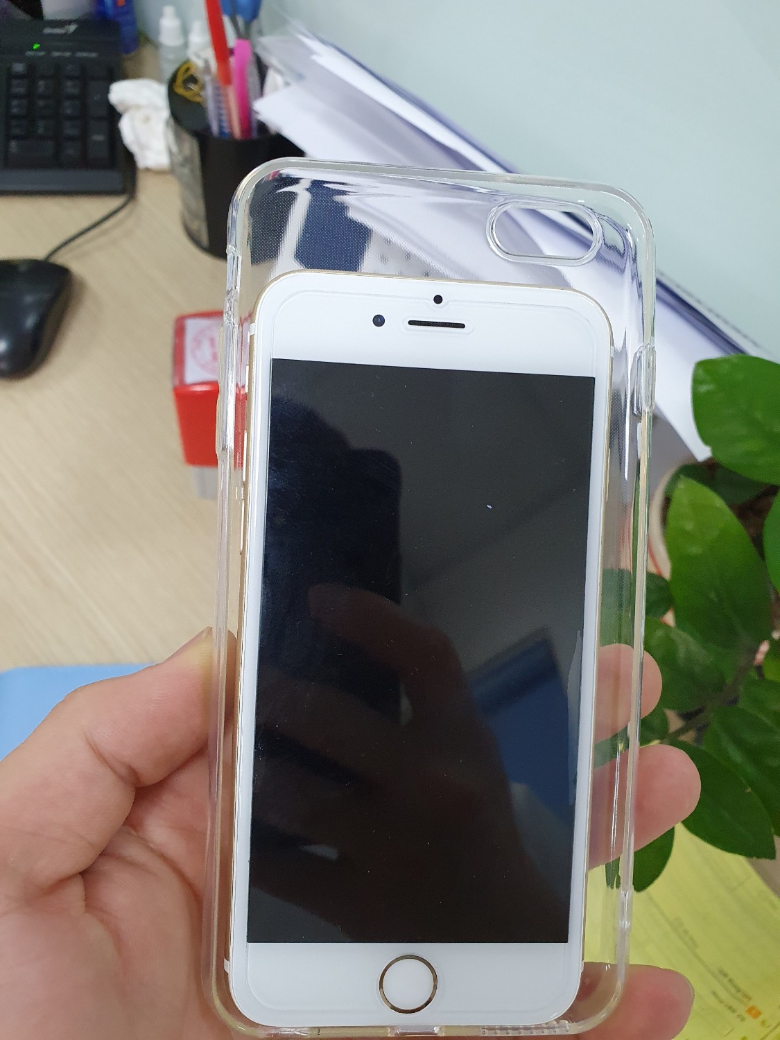 Giao hàng sai ,mình đặt ốp lưng cho Iphone 6S mà lại giao thành 7Plus , Tiki đổi hàng cho mình nhé