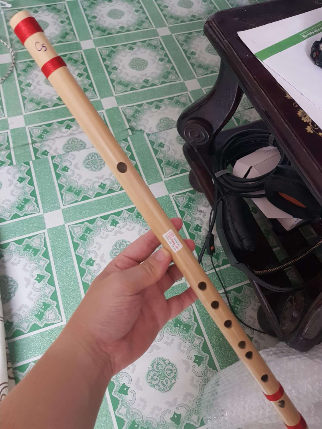 Ấn tượng ban đầo là sáo rất đẹp và chắc chắn, mình thổi thử mà thấy toàn ra hơi ko thấy ra tiếng, chắc do mình ko biết thổi :D. Tiki giao hàng nhanh, đóng  gói chắc chắn.