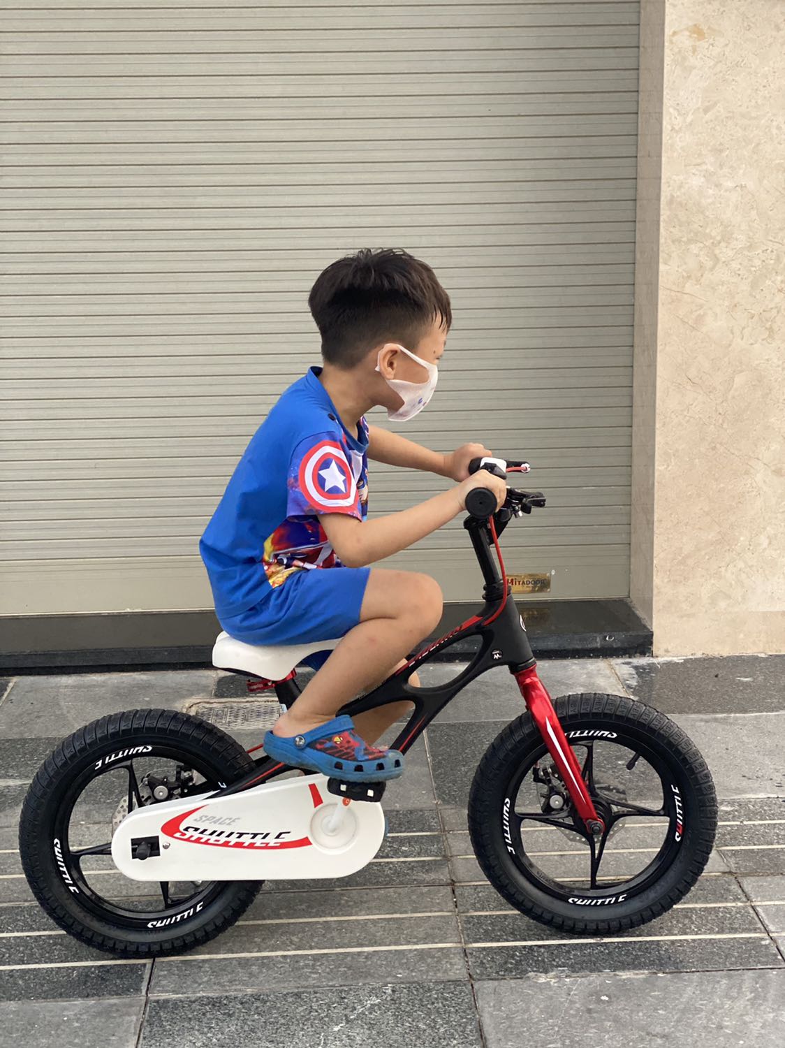 Sản phẩm đúng như mô tả, xe đẹp chắc chắn bé mình thích lắm.