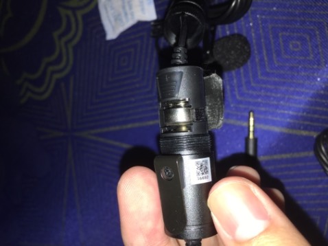 Shop cho mình hỏi. Cái này là bị lỗi hay là thiết kế của nhà sản xuất là như vậy?