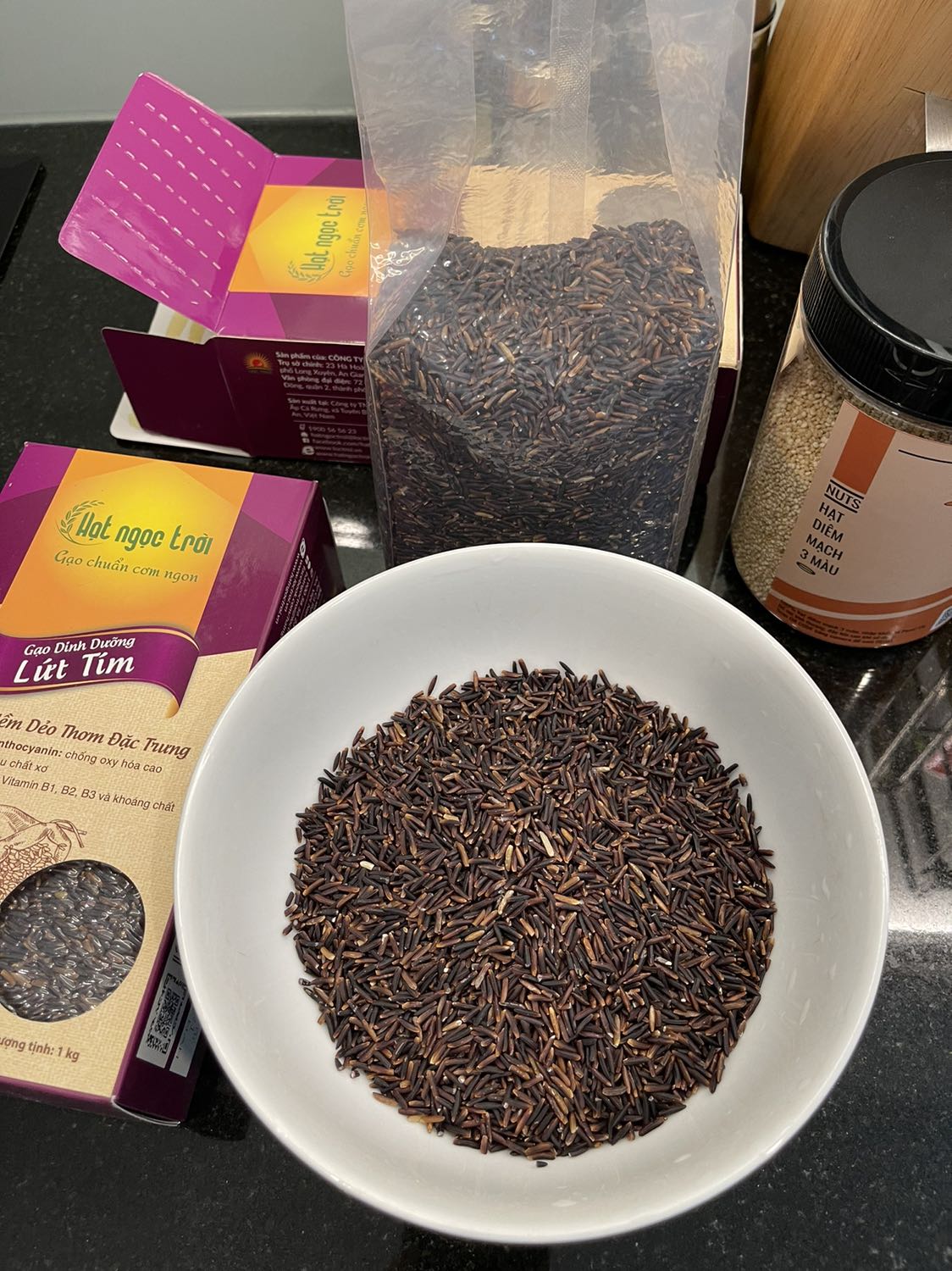 SP đóng gói kỹ, gạo nấu mềm dẻo, ngon. NV giao hàng nhanh nhẹn, vui vẻ.