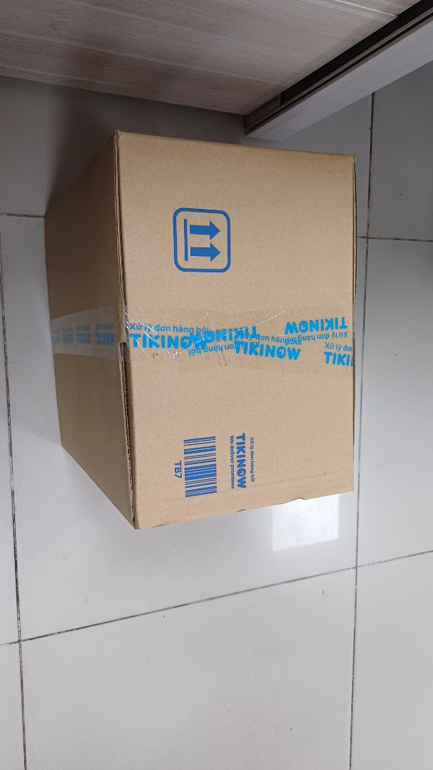 Đơn Trả trước, Người giao hàng gặp ai lấy là đưa đại xong chạy mất. Phải vất vả và may mắn lắm mới lấy lại được hàng. Vô trách nhiệm.