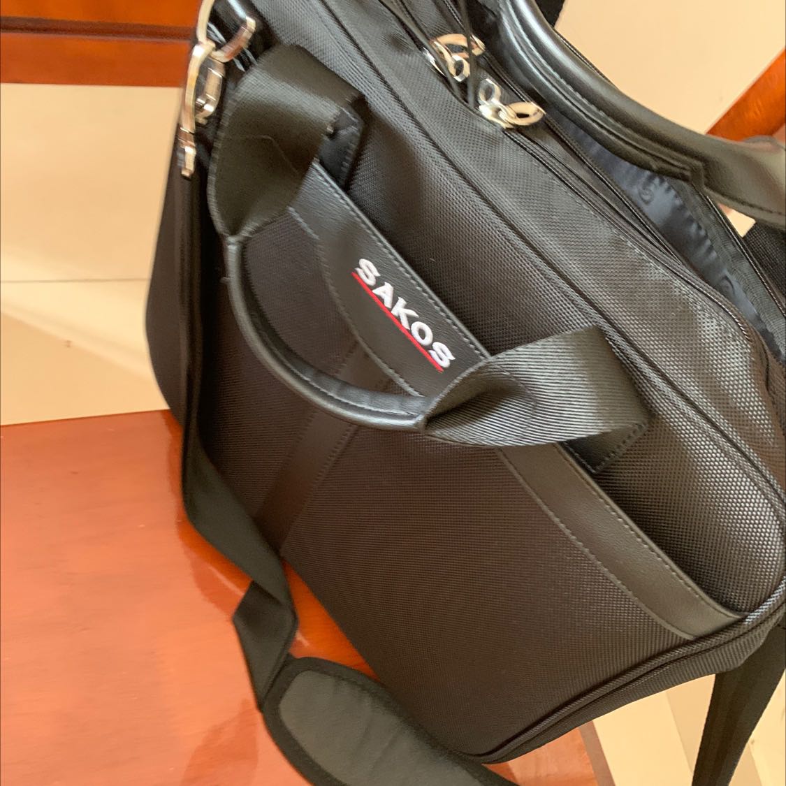 Cặp đẹp và chắc chắn