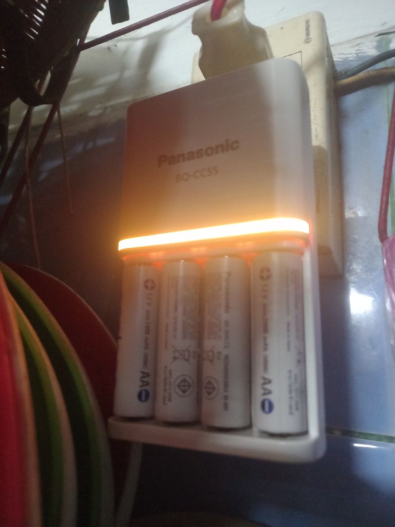 vận chuyển lẹ, áp mã giảm giá với thêm sale nhẹ nên cũng oke lắm. Hàng gói kỹ 1 túi zip với 1 lớp nilon, có thông tin sản phẩm đàng hoàng, uy tín. Tháo vỏ dễ dàng, cầm chắc tay, về sạc thêm nhiều tí tại mới mở vỏ thì pin nó íu á :')))