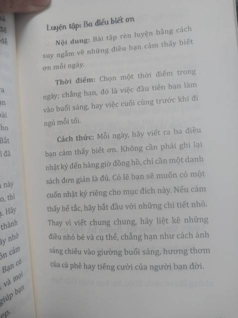 Gáy nên cố định bằng ghim (hay kết bằng chỉ) sau đó dán bằng keo sẽ bảo quản sách được lâu hơn. Chất lượng giấy và bản in tốt, đẹp.