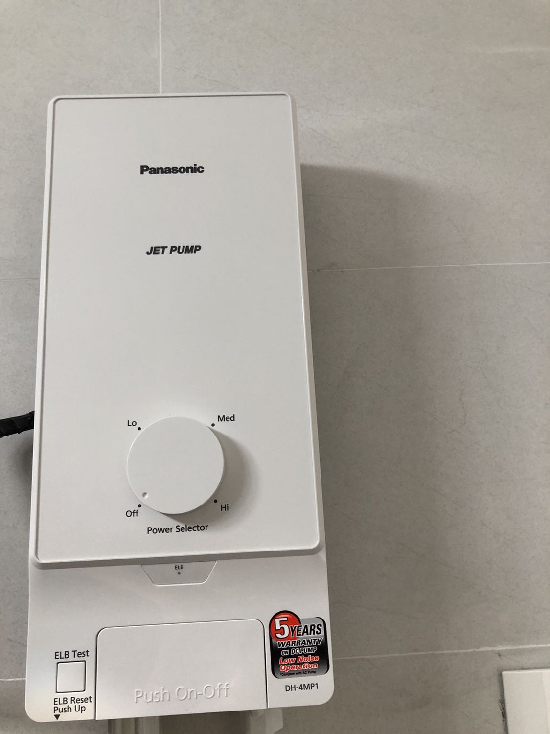 Đúng hàng Panasonic. Nhưng có vẻ hàng tồn kho để lâu sản xuất tháng 09/2020.