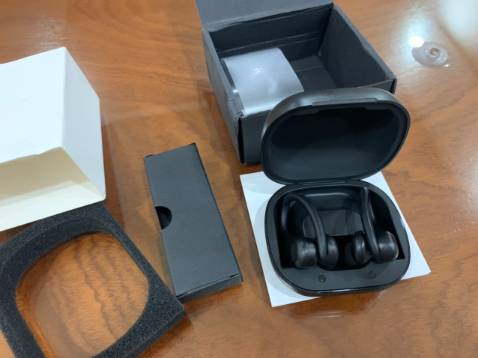 Vẫn như mọi khi. Tiki giao hàng đúng hẹn, tai nghe FIRO này ổn định trong tầm giá dưới 1 triệu. Sản phẩm kết nối ổn định, âm thanh hay, nghe rất êm tai...