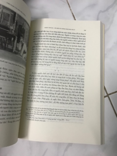 Dùng font chữ khó đọc, định dạng trang in không đẹp, chừa lề giấy quá nhiều mà chữ thì nhỏ