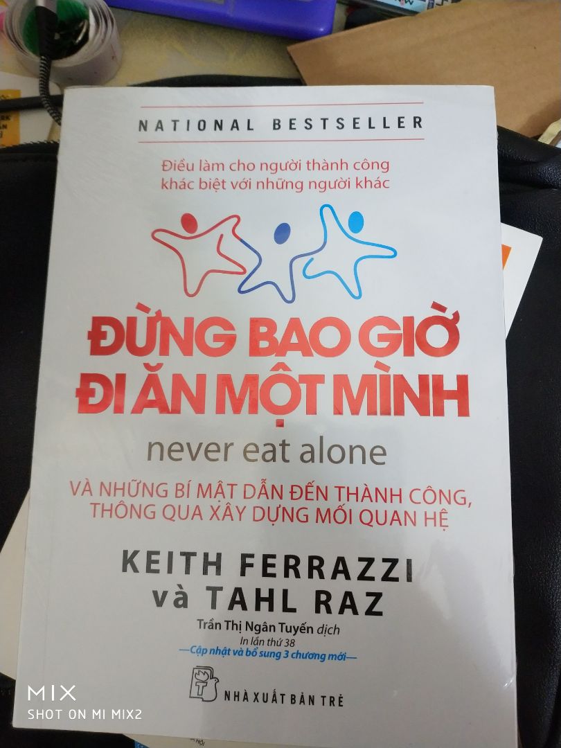 Có lẽ đây là quyển mà mình thất nhất trong số quyển sách mình đặt ở đơn hàng này. Vì vậy cho tiki 5 sao vì lý do quan trọng nhất là sách đẹp, còn nguyên seal và giá rẻ hơn so với nhiều nơi khác. ngoài ra mình còn k lo nhận phải sách giả và tgian giao hàng nhanh dã man trong tgian dịch bệnh như thế này?