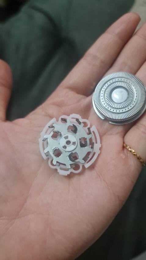 Hơi bị đơ vì shop đang nhầm lẫn giữa Z3 Pocket & Z3 Electric, nhưng do đc deal tốt lên giữ lại luôn dù sao hàng của enchen cũng ổn. Vẫn đánh giá 5sao vì shop phản hồi nhanh và trung thực, anh shipper của tiki cũng dễ thương. Hi vọng nếu quay lại lần nữa thì sẽ ko gặp tình trạng này