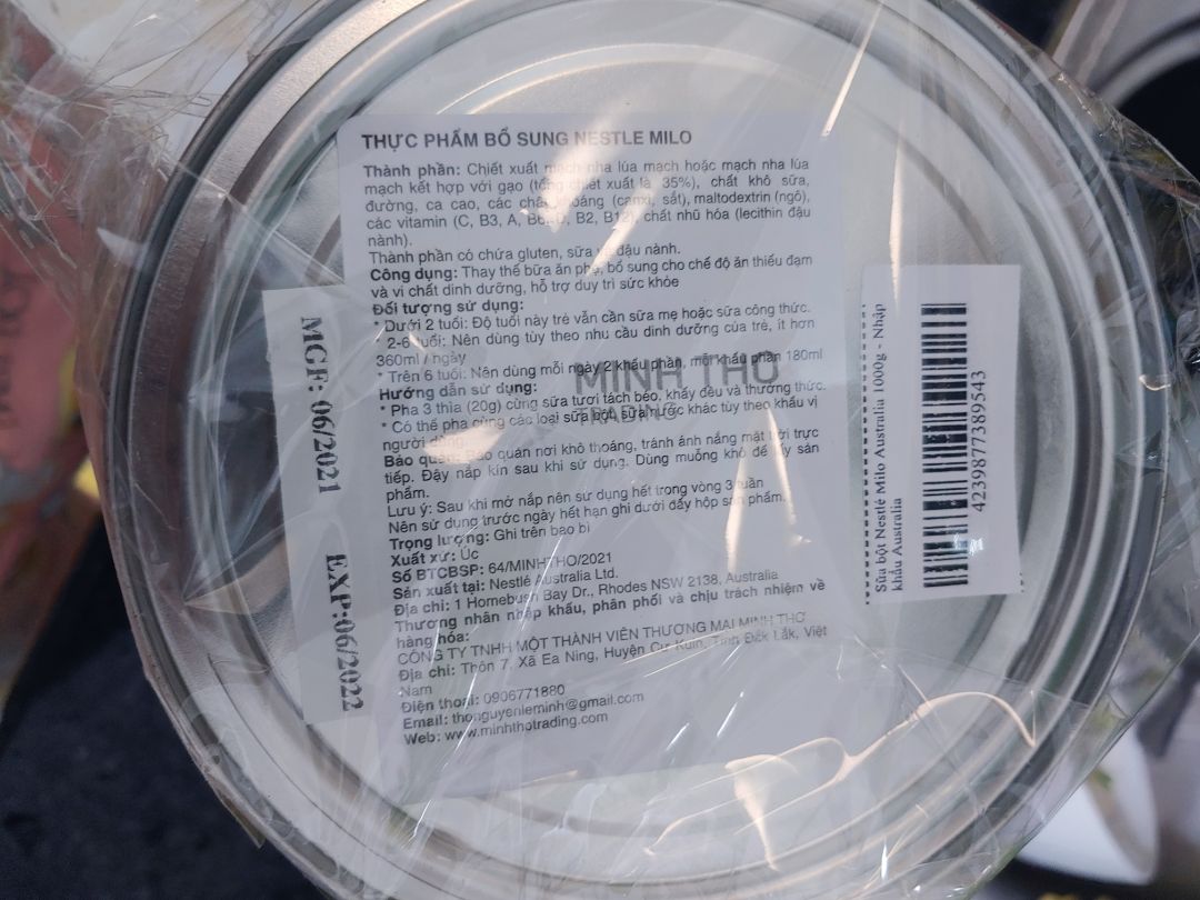 mình vừa mới nhận sữa sau hơn 1 tháng đặt, hộp còn nguyên vẹn, date mới tới 06/2022, còn đc nhận thanks gift rất yêu nha.