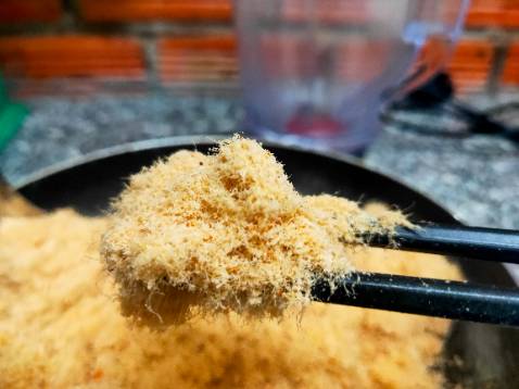 Cá nhân thì thấy hơi ngọt, tuy nhiên mua về để chế biến món nên thấy khá hài lòng, thành phẩm khô, chất lượng.