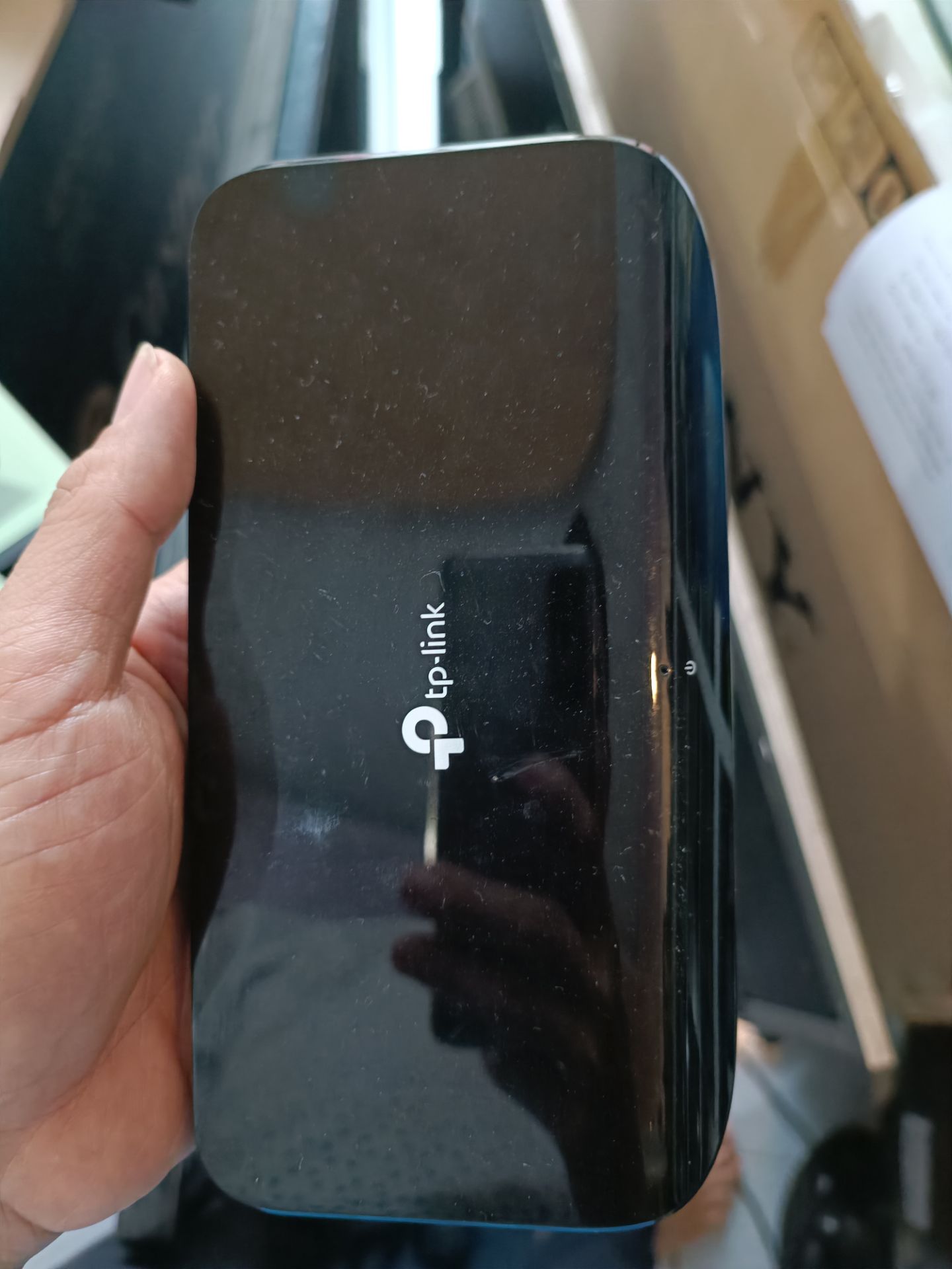 hàng đúng như mô tả, hoạt động tốt. hàng chính hãng nên rất yên tâm