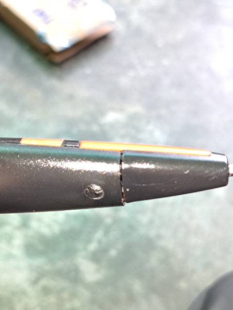 Hàng ọp ẹp, các khớp nhựa ko kít, hiển thị điện áp ko rõ ràng