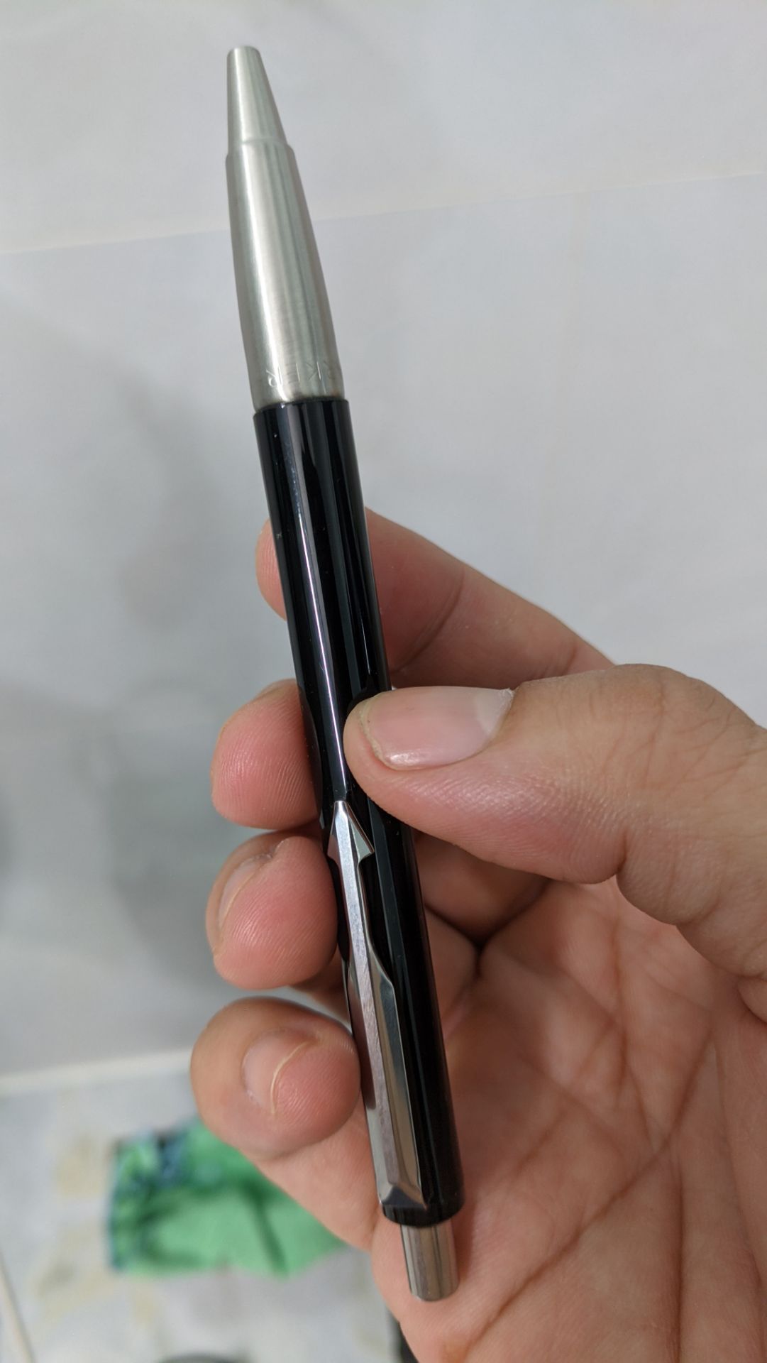 Không được như mong muốn cho lắm,  thiết kế khá bình thường, không có vẻ sang trọng như hình ảnh quảng cáo sản phẩm. Mực viết cũng được. Cùng tầm giá thì mình vẫn thích Bizner nội địa hơn