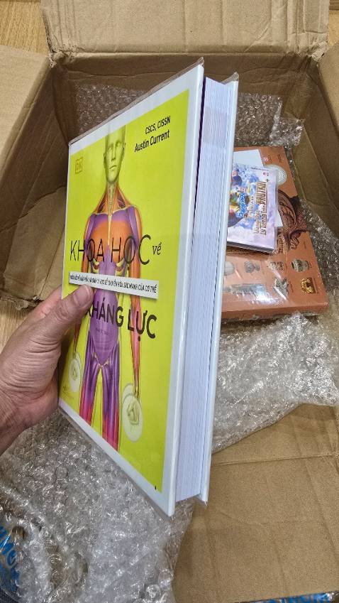 Sách rất ok
Đóng gói và vận chuyển rất không ổn
