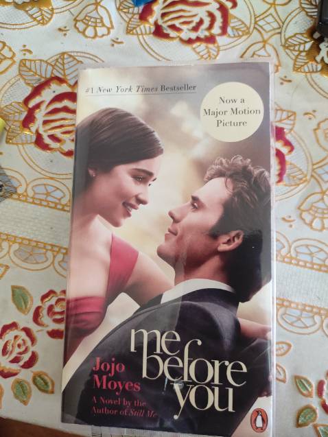 Giao hàng nhanh nha, với lại đây là quyển sách đầu tiên mình mua được bọc sẵn bao bìa❤️, sách nhỏ gọn dễ dàng mang đi đâu, nội dung thì đúng như lời miêu tả ở trang đầu "read it and weep" 🥲