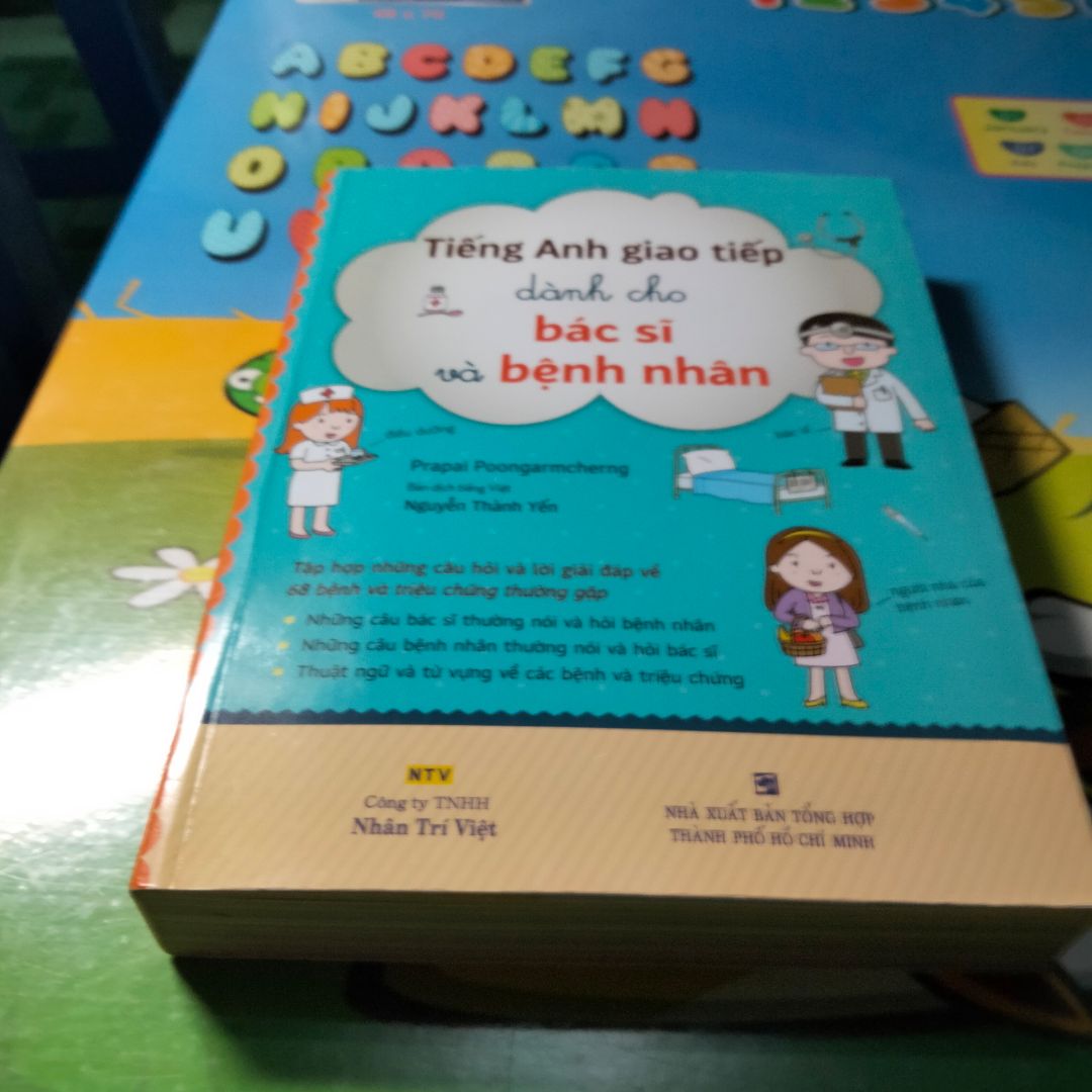 Sản phẩm giao nhanh đúng hạn.
Sách mua về màu đẹp và đầy đủ hết.
Mình đã thử quét QR ở sau để nghe MP3 nghe khá mát tai, giọng đọc chậm rãi luyến dễ nghe.
Chỉ có điều là cái đĩa của mình lúc về cái bọc của nó có chút lỗi nhưng vẫn chấp nhận được.