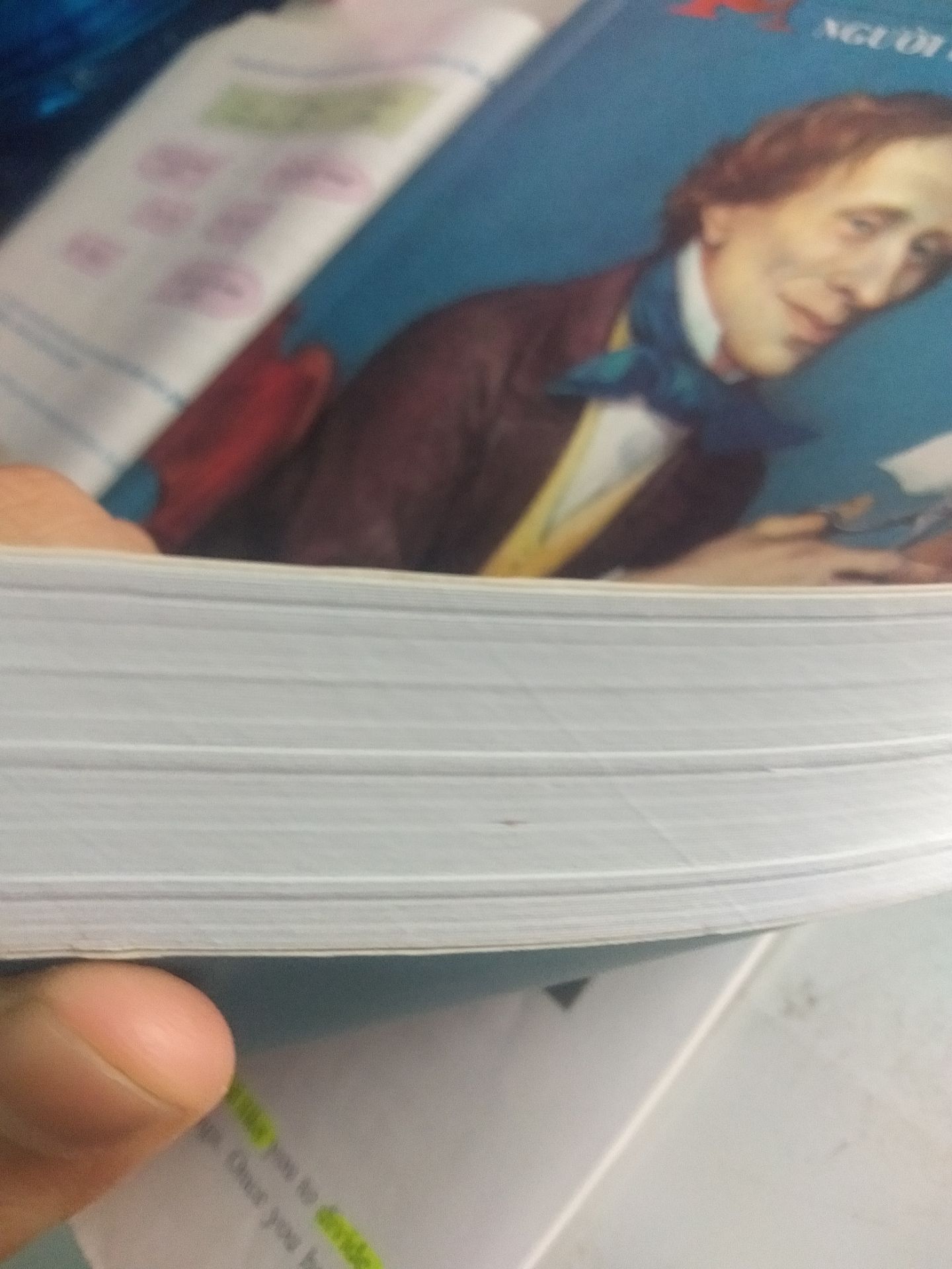 sách in chất lượng tốt. màu rất đẹp nhưng có điều sách hơi ít truyện nên hơi buồn. không sao vẫn rất oke nhé