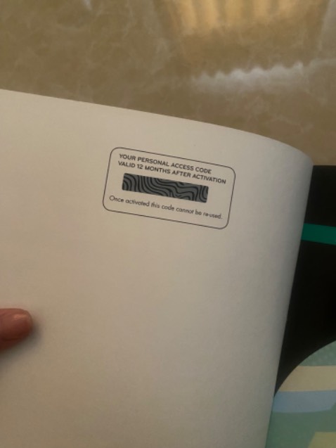 Đóng gói kĩ, giao hàng nhanh đúng hẹn. Sách chuẩn, có code phía bên trong trang bìa, ko phải ở mặt sau nha mng, phải gỡ seal mở ra mới có code.