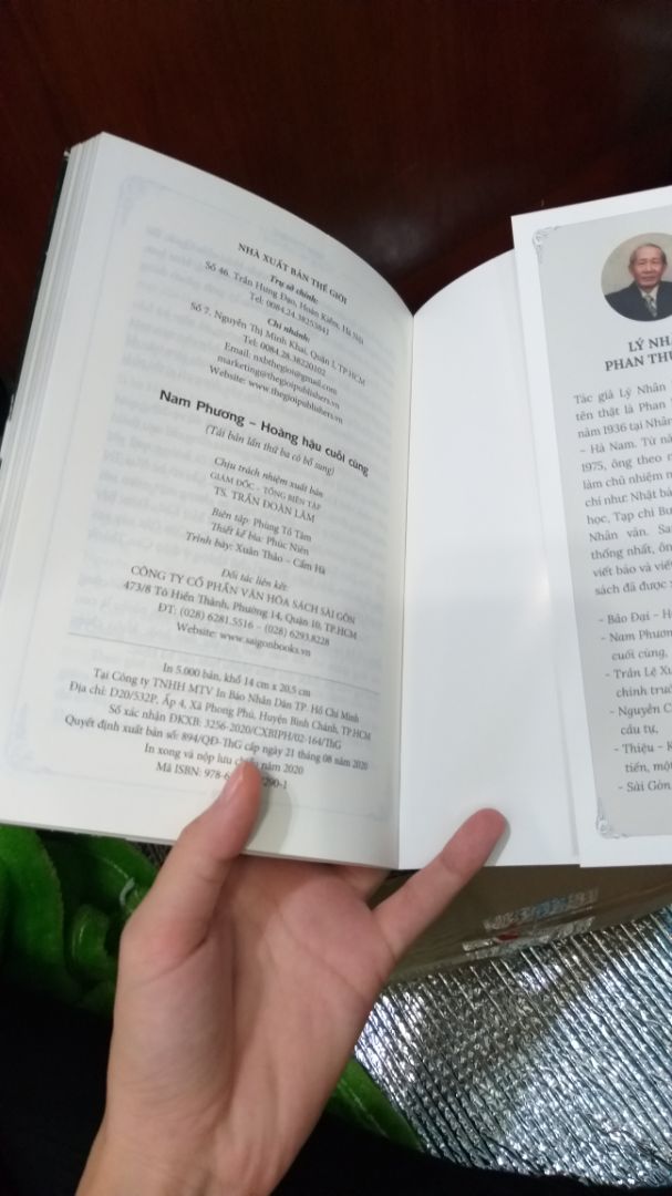 sách đẹp, mới, ổn nhưng cho hai sao vì gói hàng ko đàng hoàng, lần nào cũng vậy, chỉ bỏ sách trong hộp rồi giao, lỡ vận chuyển bị móp hay méo thì sao, may là ko bị sao. Tiki trading làm ăn chán quá