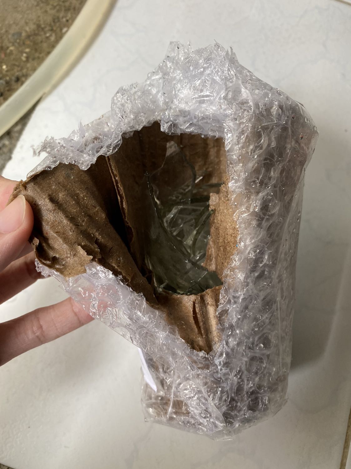 thứ tôi đặt hàng và thứ tôi nhận được hoàn toàn khác nhau