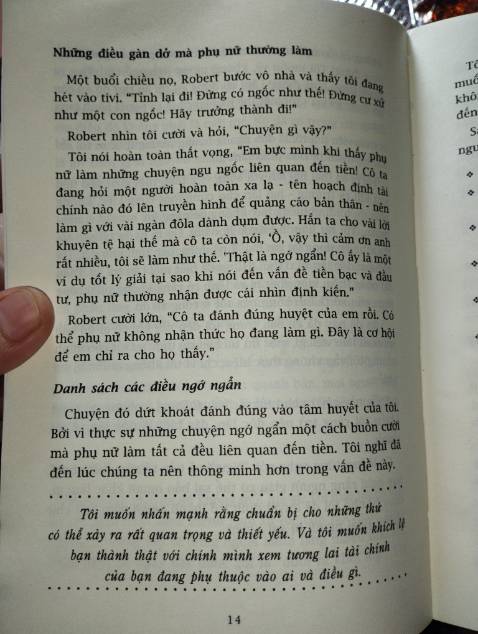 Một số ít người bạn "đặc biệt" hỏi tôi :
 - Mua & đọc 1 vài quyển sách dạy làm giàu thì có giàu không ? Tôi nói : "Bạn học 1 công thức làm bánh trên mạng không có nghĩa là bạn sẽ là chuyên gia làm bánh ngon "