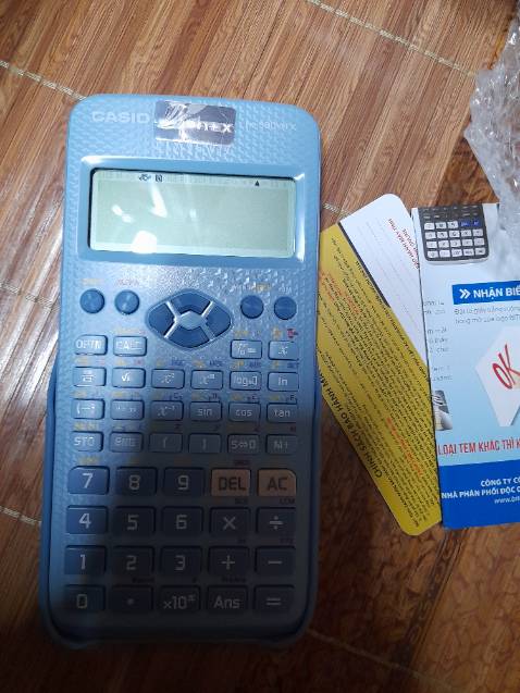 Máy tính rất mới đẹp, có đầy đủ tem phiếu, đóng gói tốt và còn được tặng 2 chiếc bút chì