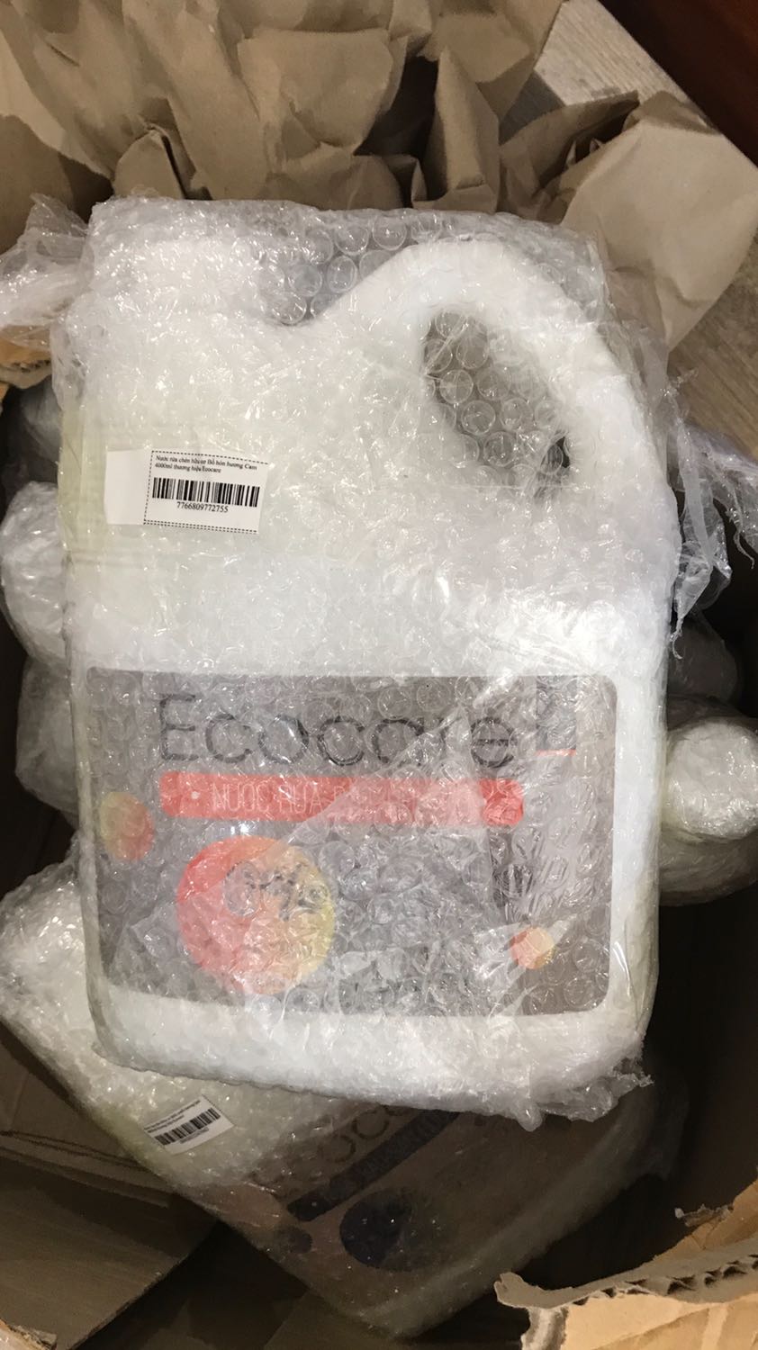 Nước rửa bát mùi rất thơm, cực kỳ hài lòng, nhiều bọt