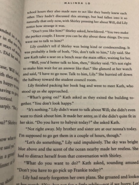 mình biết cuốn này qua trang review Goodreads, cuốn sách được đánh giá khá cao, nội dung xoay quanh câu chuyên tình đầy sóng gió 2 cô gái thời nước Mỹ những năm 60.