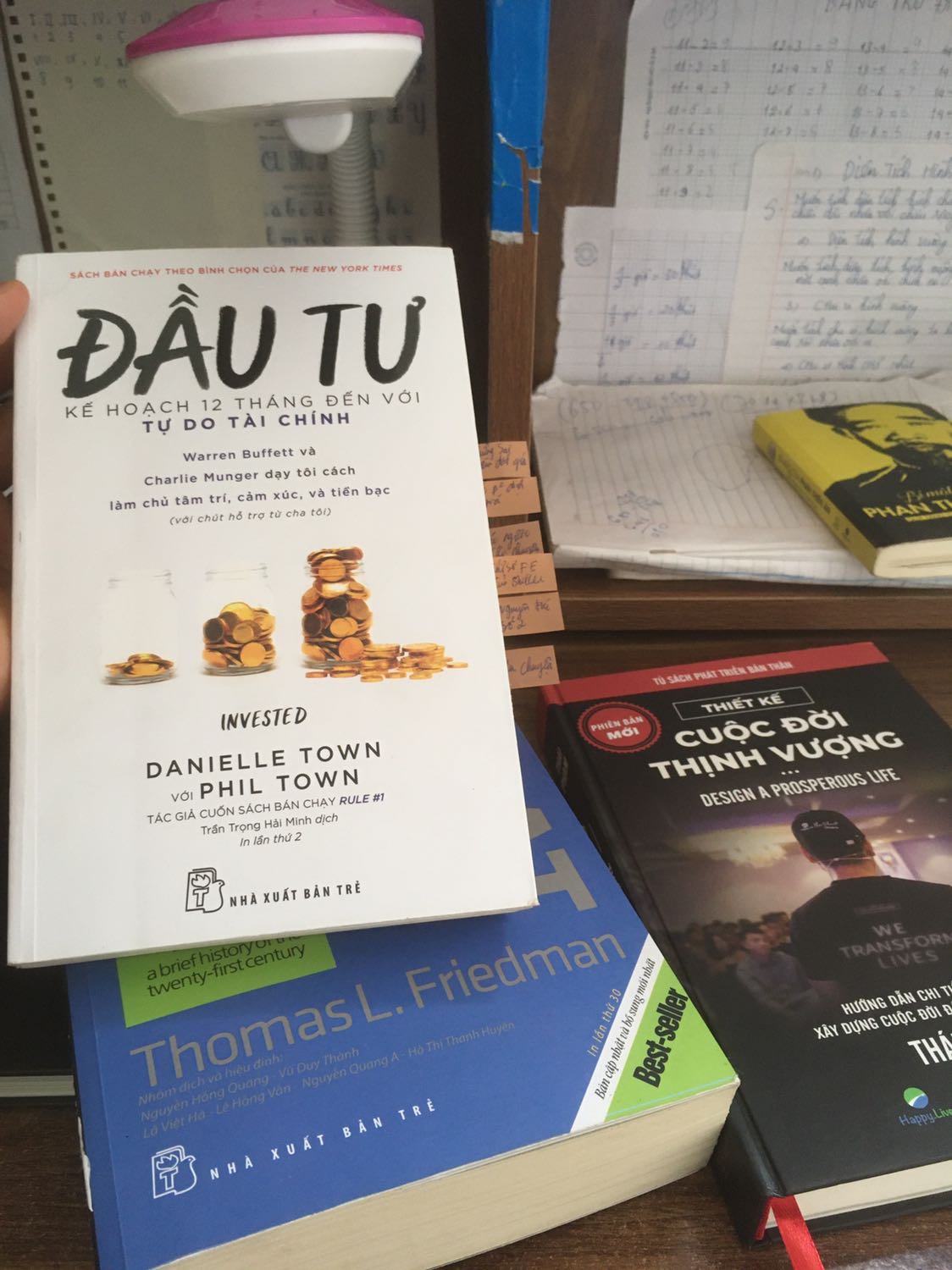 Cảm ơn tác giả, cảm ơn Tiki đã giao hàng nhanh để tôi có thêm 1 trải nghiệm mới. Tôi thấy cuộc sống tươi đẹp hơn khi mỗi ngày mình sống tốt hơn 1 chút so với ngày hôm qua. Sẽ dễ hiểu hơn với người đã đọc qua cuốn sách NGÀY ĐÒI NỢ- Phil town