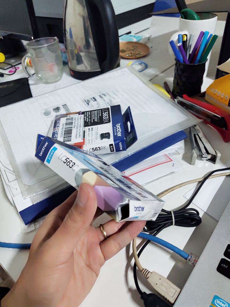 Ngày trước mua của Chí Cường thì ổn. Càng về sau càng chán, bán toàn hàng tồn kho 2 năm. hộp cũ nát, xộc xệch.
Bb & never see again !