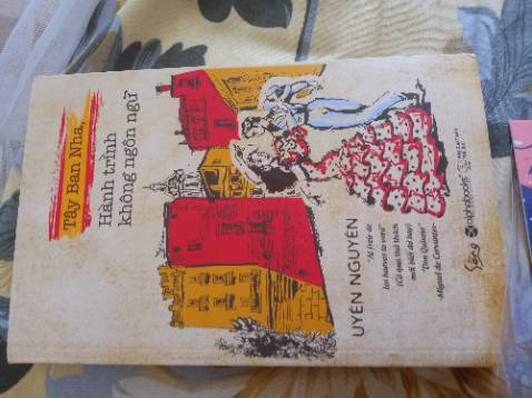 Giao hàng nhanh nhưng đóng gói chưa ổn lắm. Bên trang sách hơi bị nhăn.