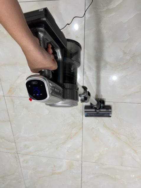 Máy ưu điểm có nhiều đầu hút kèm theo máy rất tiện. Một máy có thể làm được rất nhiều việc. Các khớp nối ghép máy tốt, dễ dàng tháo lắp. Máy khi hoạt động không quá ồn. Nch so với tầm giá này thì mình rất hài lòng. Shop còn có đội ngũ tư vấn qua *** giải đáp các thắc mắc về máy. Good!!!