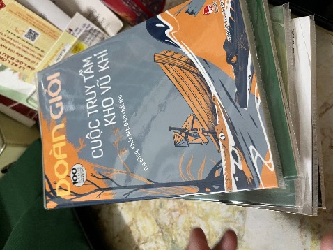 Shop đóng gói cẩn thận và giao nhanh. Giá tốt, có bookcare nữa.