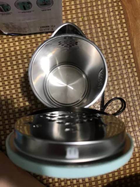 Đóng gói chắc chắn. Hàng Sunhouse nên yên tâm
 Ấm màu cực dễ thương 
Đun nước nhanh sôi. Siêu tốc 
Với giá này ấm quá OK. Hy vọng xài bền