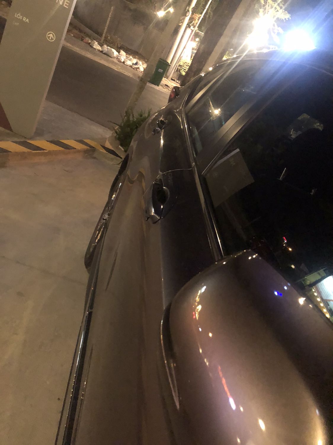 Giao thiếu một bộ ốp gương chiếu hậu xe crv