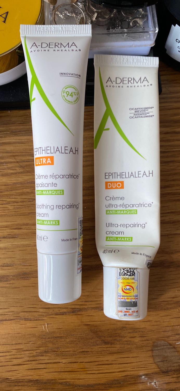 Bác sĩ da liễu kê đơn mình dùng 1 lần rồi thấy thích và mua thêm...Hàng chuẩn có tem chính hãng và giá rẻ hơn nhiều nơi..Nhưng mình có thắc mắc có tuýp ghi DUO có tuýp ghi ULTRA,lần trước mình dùng DUO,lần này mình mua nhầm tuyp ghi ULTRA ko biết tác dụng có như nhau không shop???