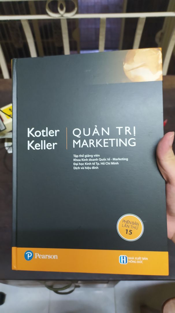 Sách đẹp, trình bày bìa sinh động. Nội dung sách rất hay, phong phú và đa dạng được chấp bút bởi Kotler, bậc thầy của Marketing hiện đại. Sách được Đại học Kinh tế Tp. HCM dịch nên rất rõ ràng và mạch lạc.